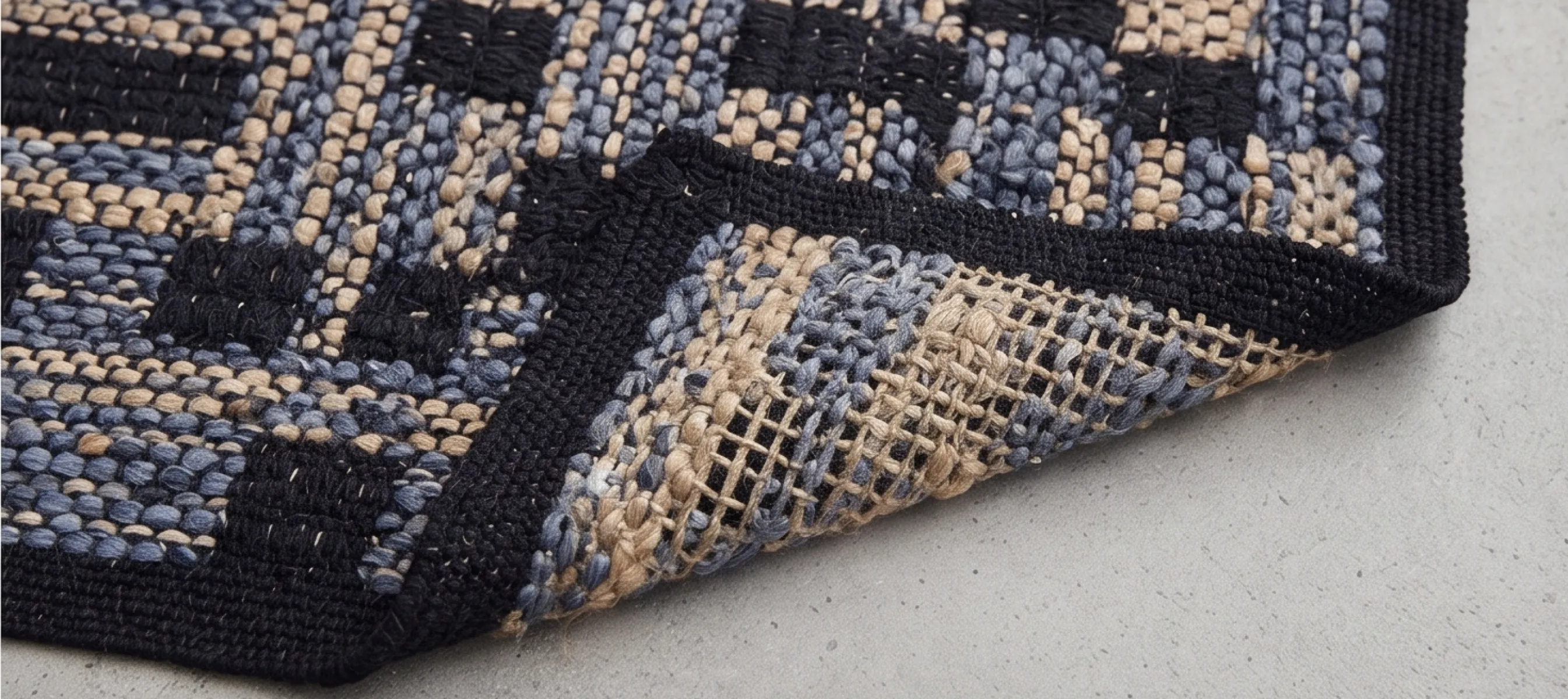 Maqrana Hand Woven Jute & Cotton Rug - Black, Grey & Natural